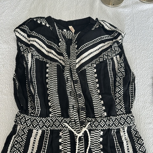 Elan The CJ Sleeveless Romper, Small, $89 - Picture 12 of 16